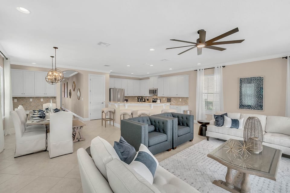 Plenty of space to relax and enjoy family time in a luxuriously decorated living space