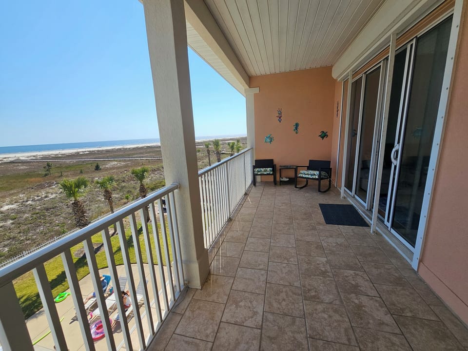 Large Balcony with a fantastic view of the Gulf!