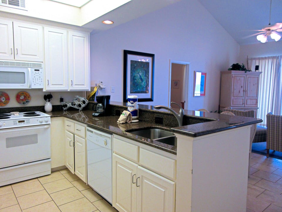 Kitchen & Dining room