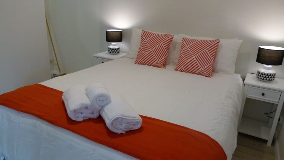 Queen bed