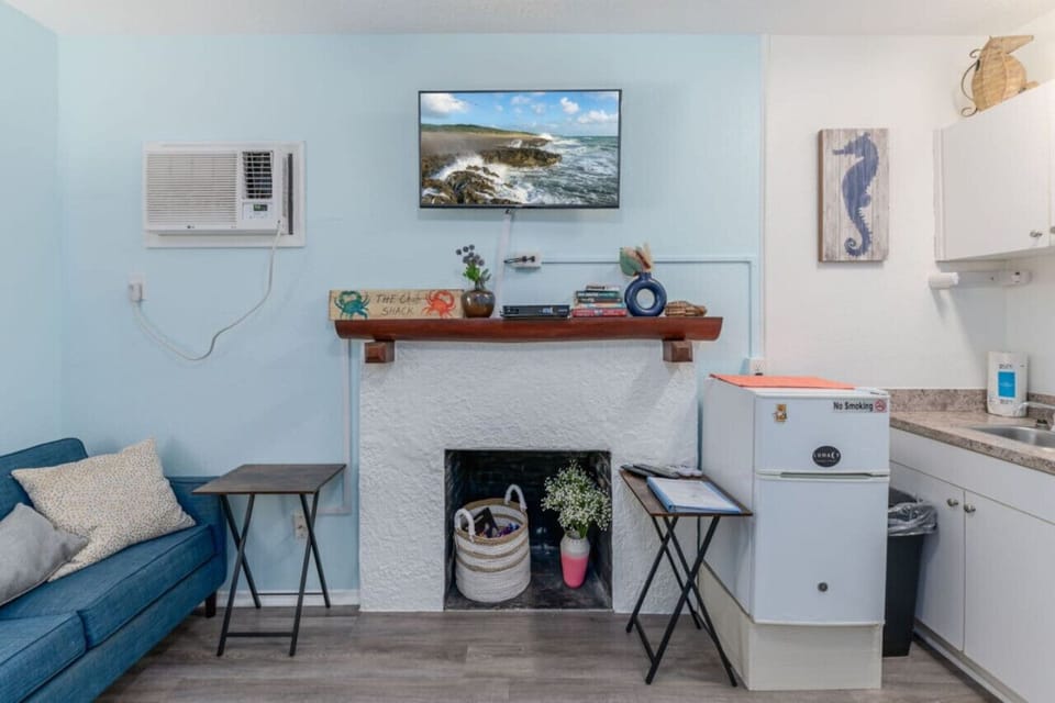 Living Room/Kitchen