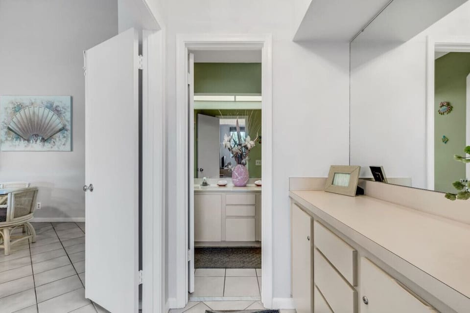 Entry to Master Bathroom