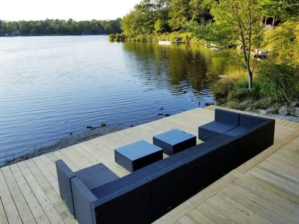 Lakefront Deck Level 3