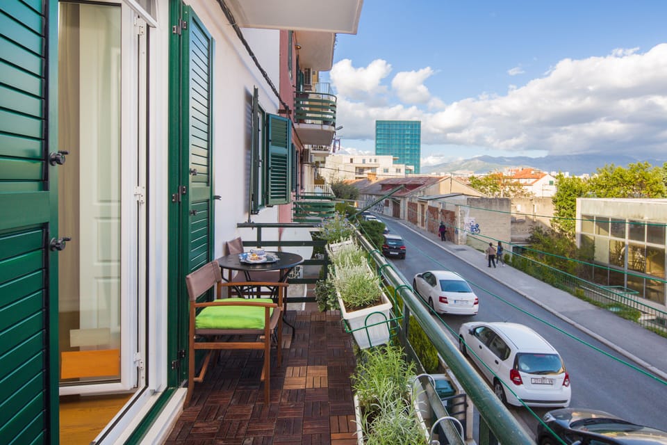 ⭐⭐⭐⭐SOLEMAR⭐⭐⭐⭐
View to the street