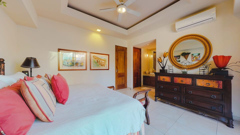 Condo - Image 16