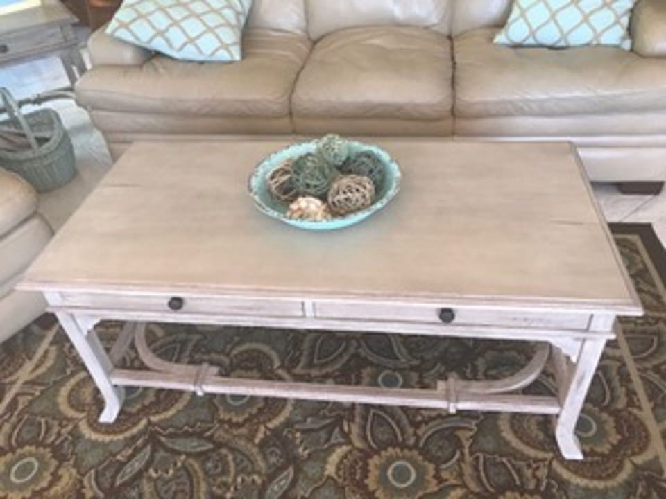 New high end matching coffee table and end table!