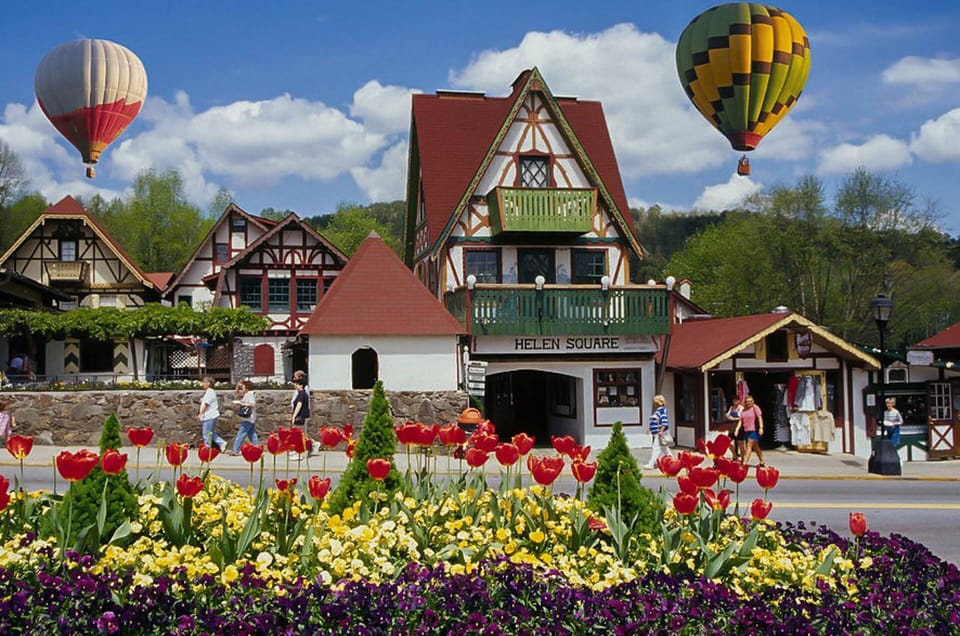 Das Tulip condo is your gateway to all the fun Helen Georgia has to offer!