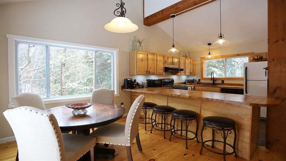 Sitting area next to Kitchen in Private Vacation Home
