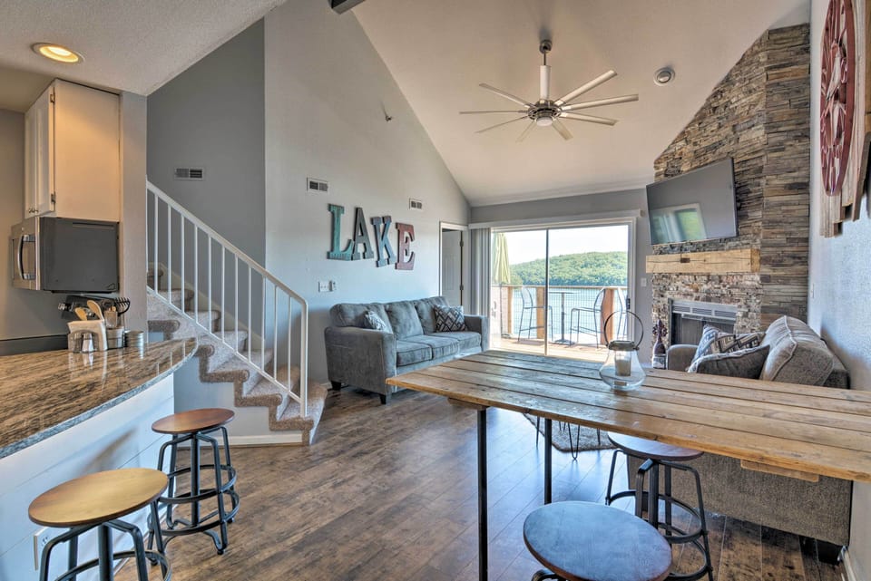 Main Living Area | Updated Furnishings