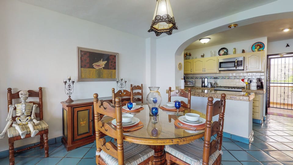 Condo - Image 10