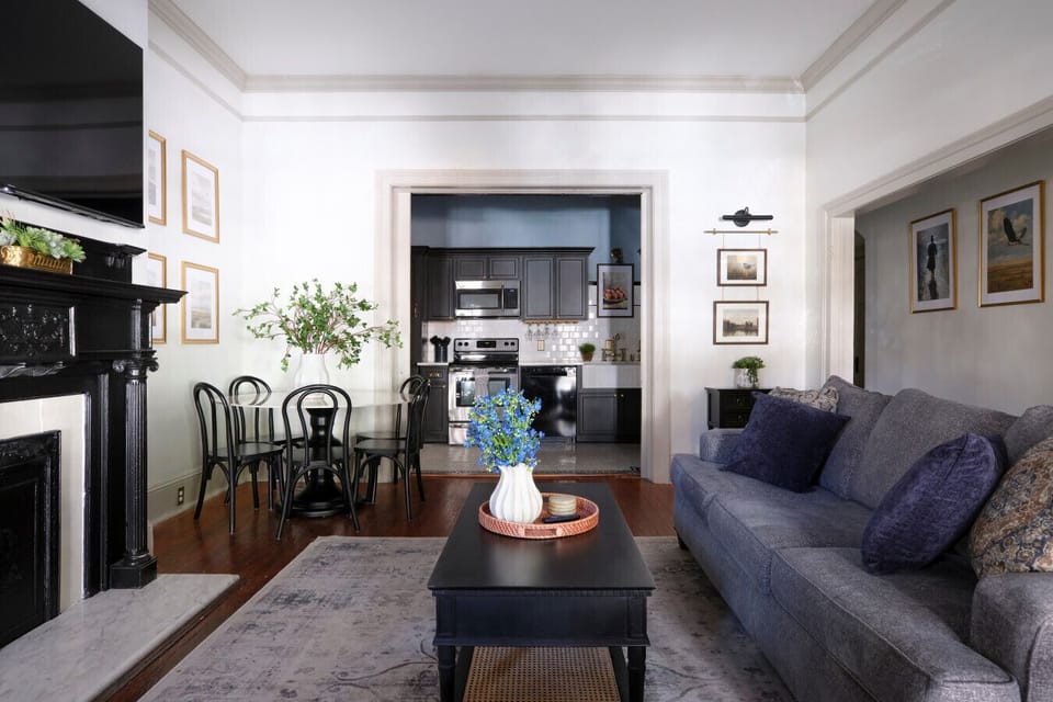 Living room/Full Kitchen/Dining Area