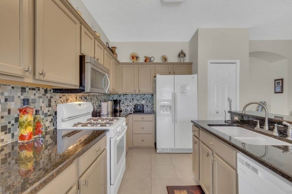131-mary-jo-ln--davenport--fl-33897----07---.jpg