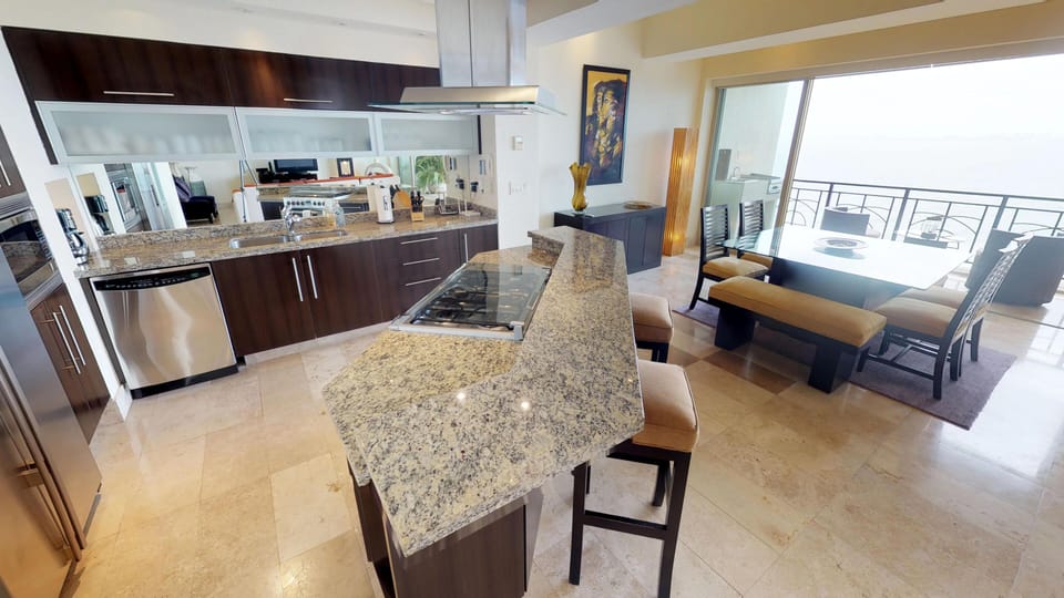 Condo - Image 14