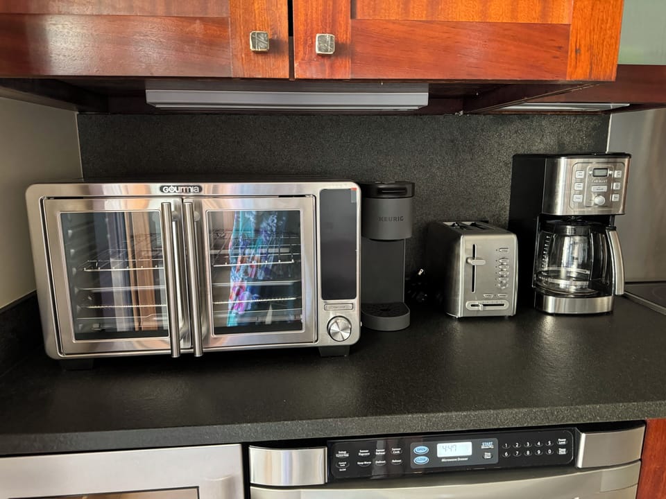 Appliances in the kitchen 