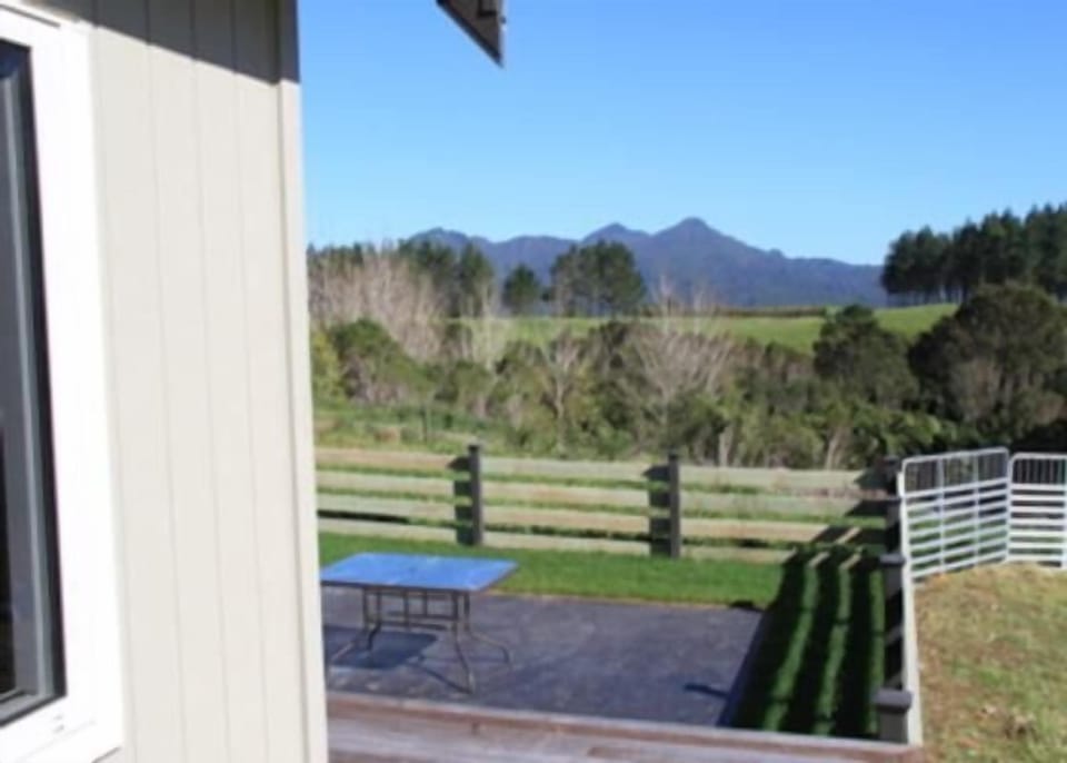 Pouakai ranges to the west 