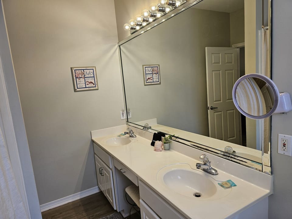 Master Bath - Master Bath with Double Sinks