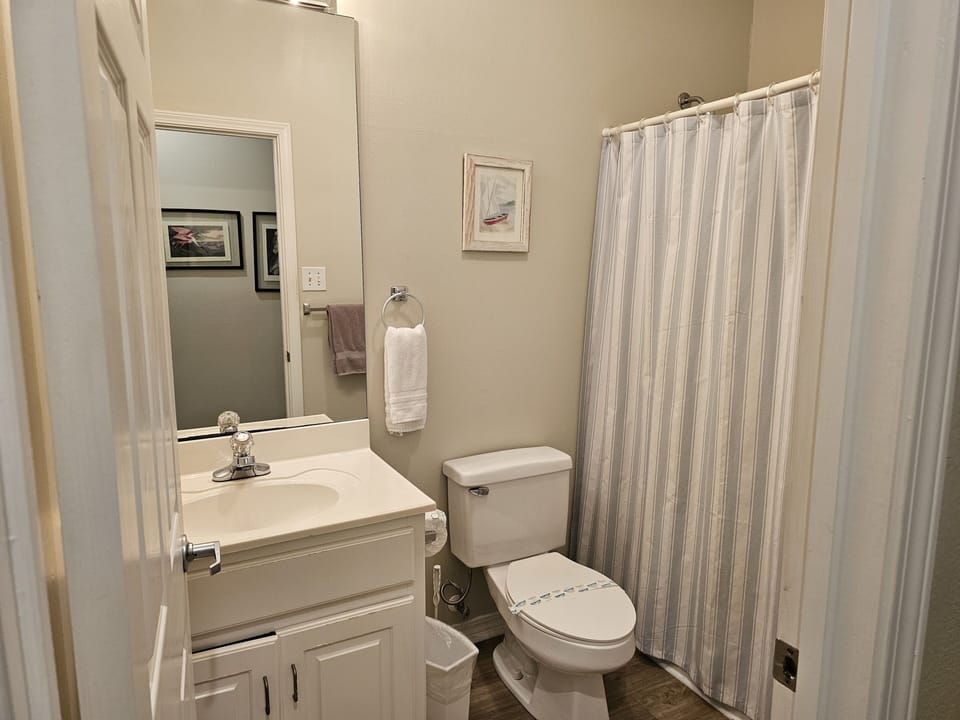 2nd Bathroom - 2nd Bathroom