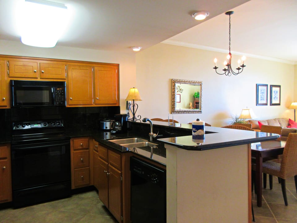 Kitchen - Kitchen and dining area