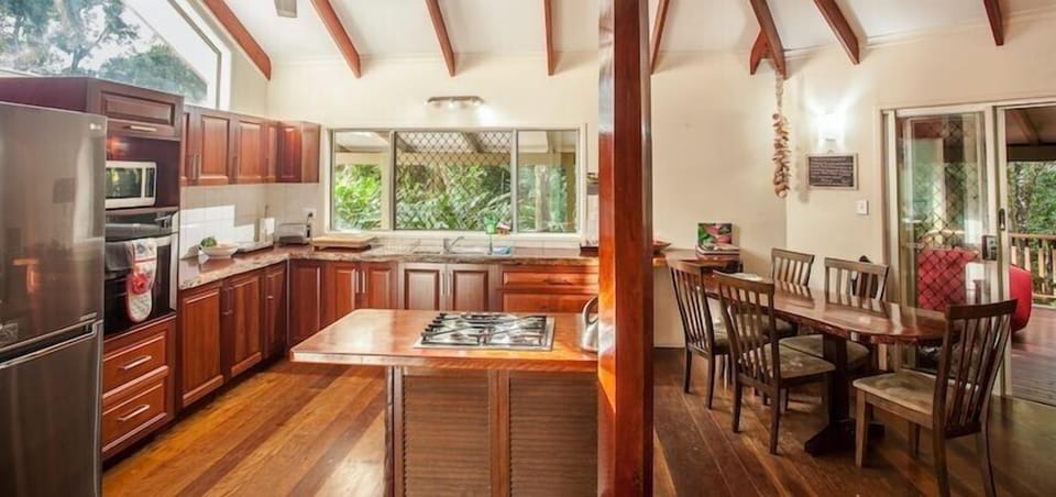 Open plan kitchen with everything you need to cook up a storm.