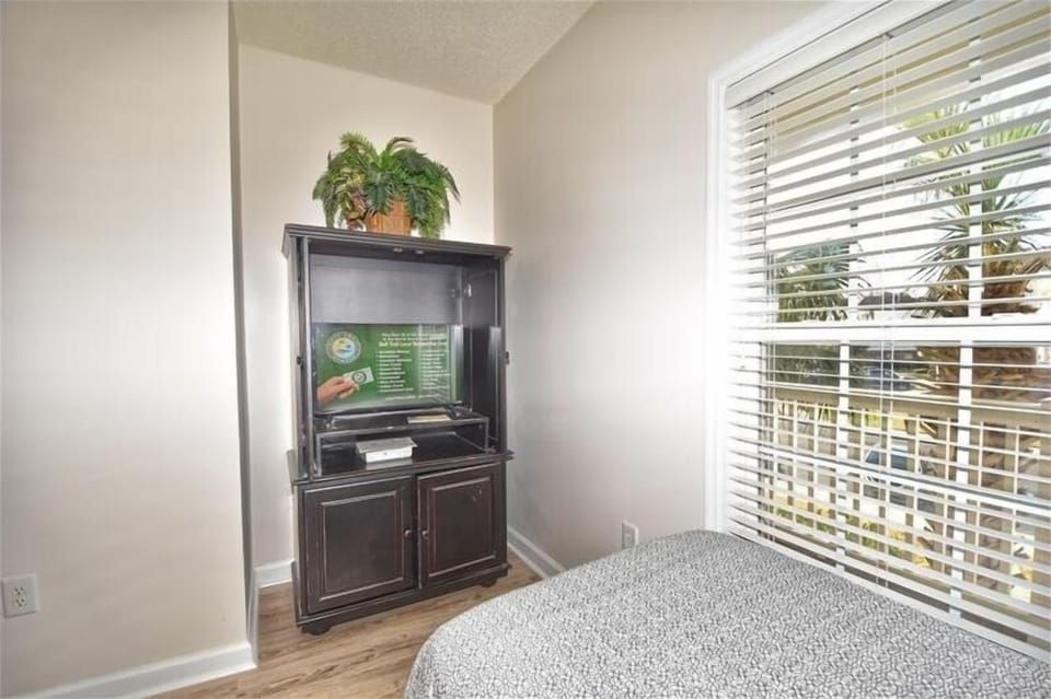 Twin Bedroom TV