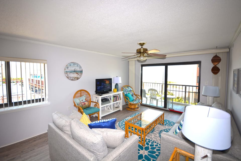 Living Area Wave Watcher 201