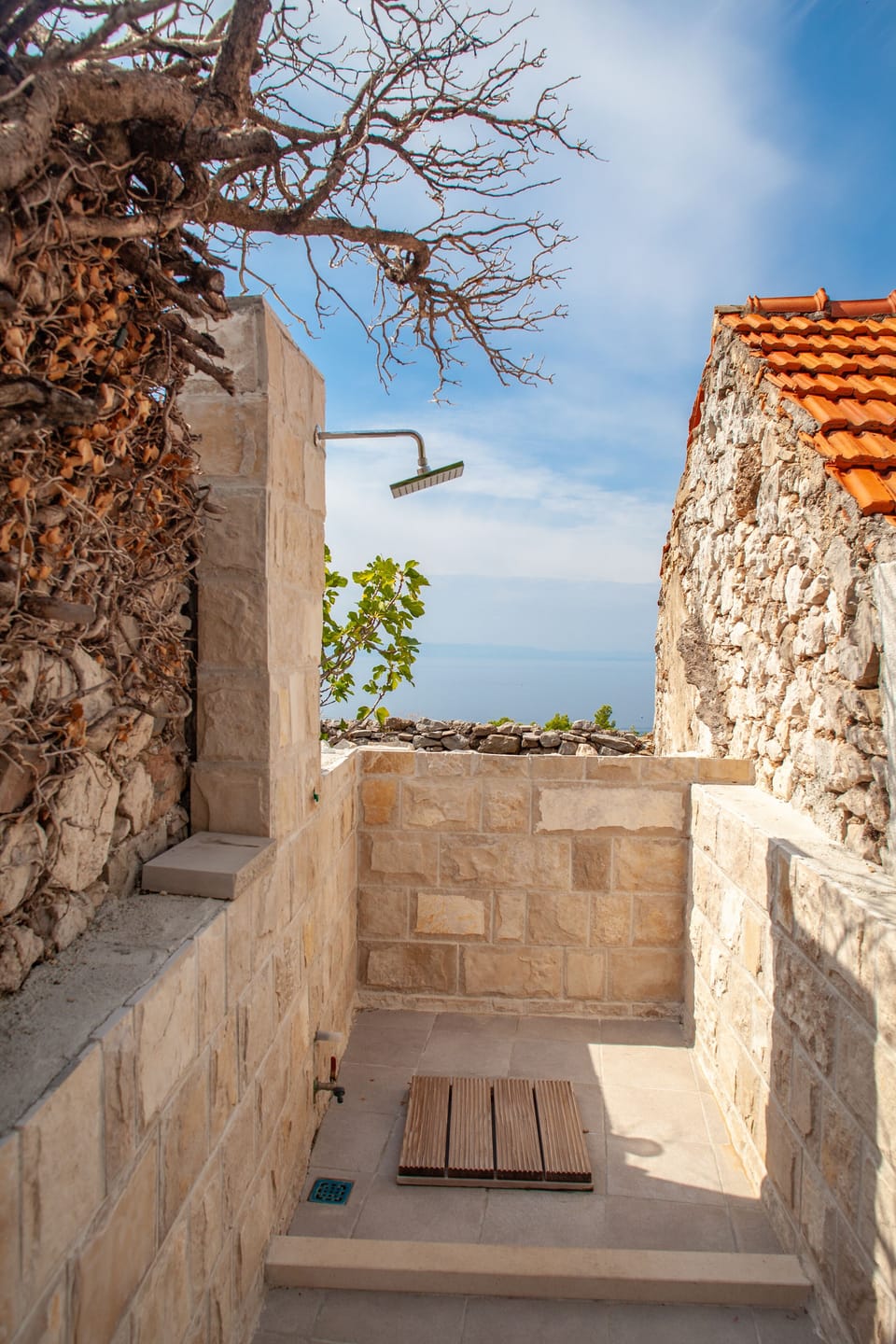 outdoor shower
