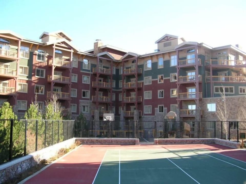 Sport court