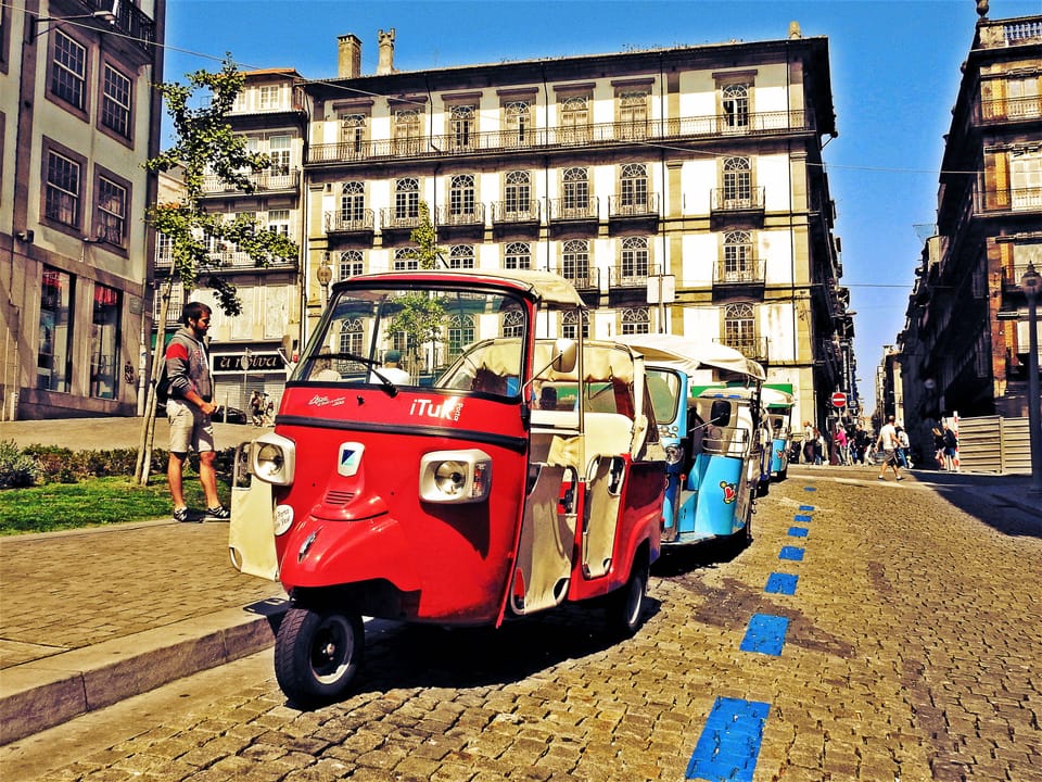 Largo dos Loios with Tuktuk 