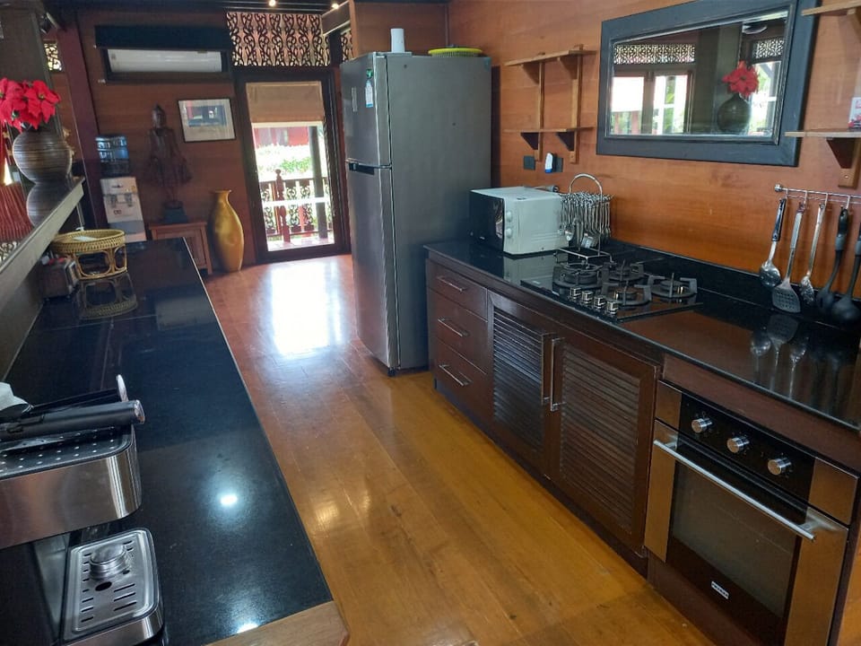 Villa 3 - Kitchen