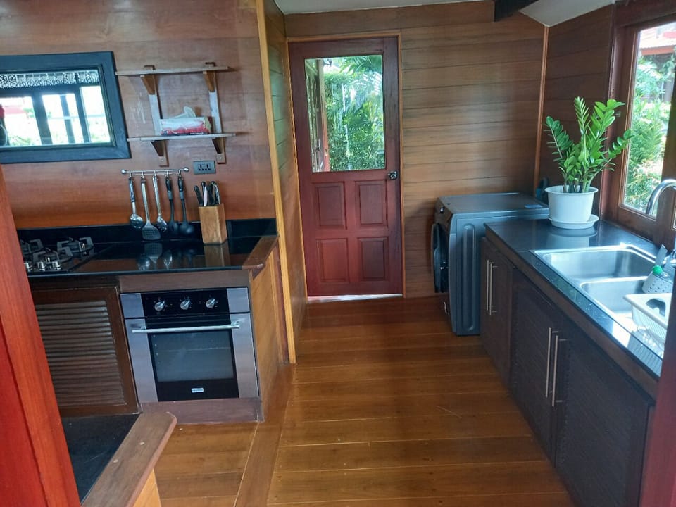 Villa 3 - Kitchen
