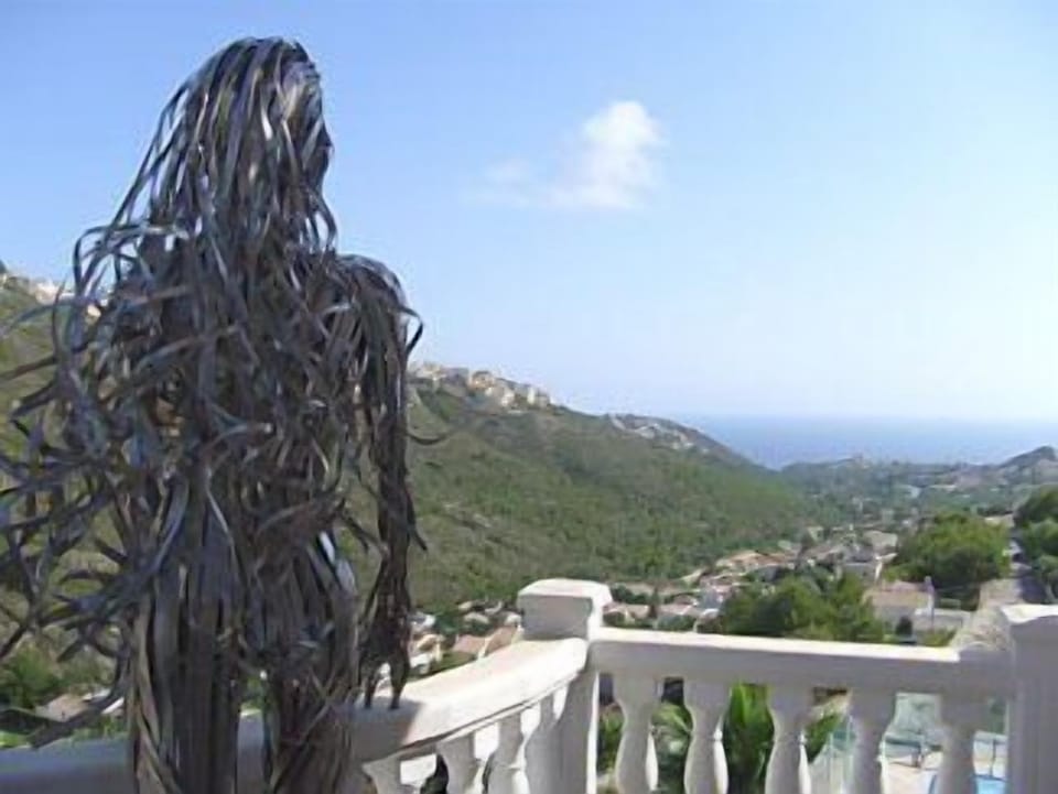 'Perdita'-The villa's specially designed sculpture