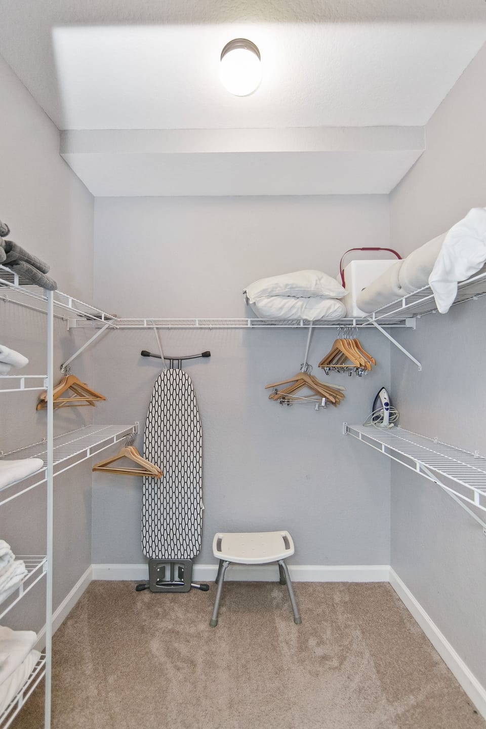 Walk in Closet Main Bedroom