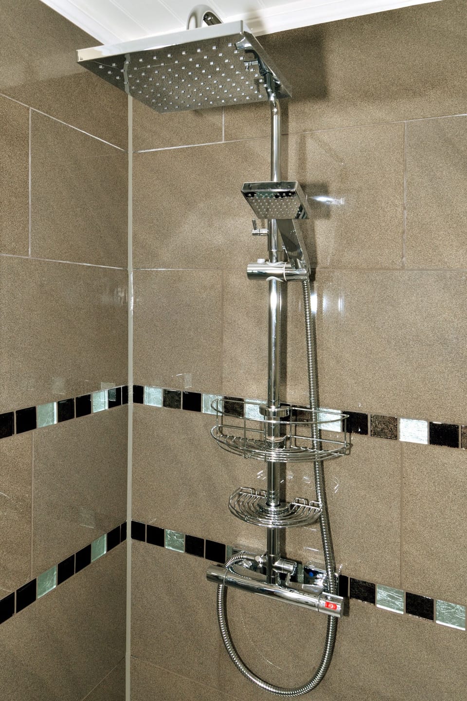 Powerful twin head mixer shower