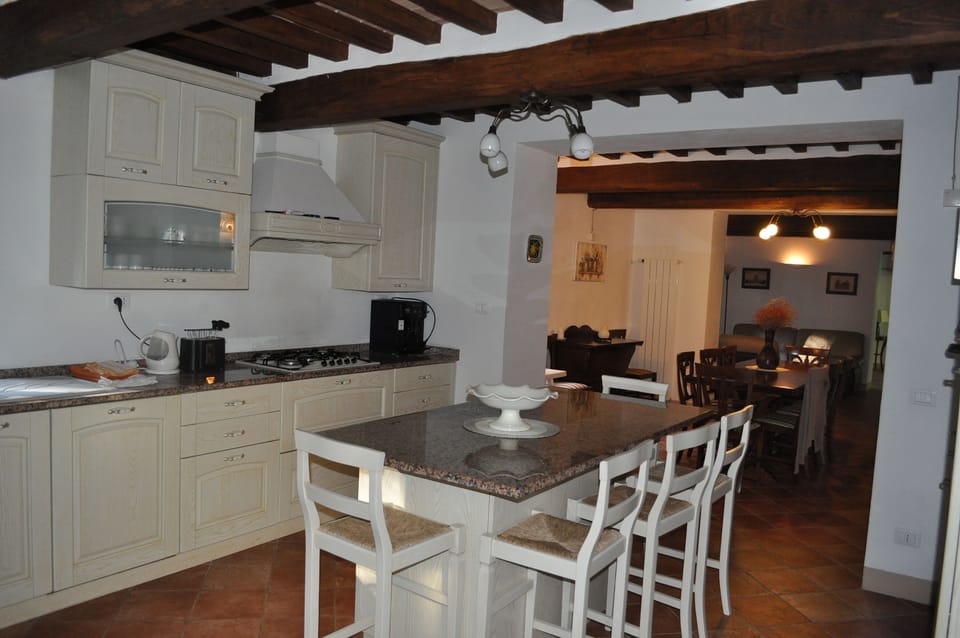 Kitchen to Dining Room
