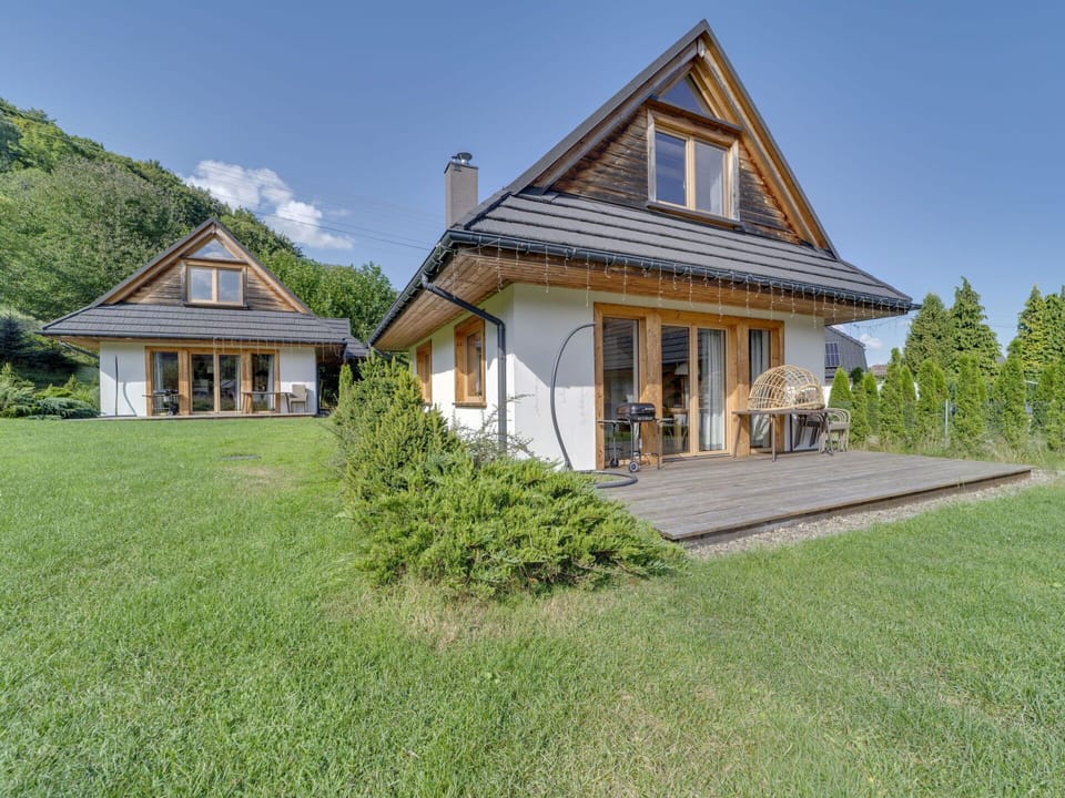 Shrub, Cottage, Home, Shade, Groundcover, Garden, Yard, Backyard, Garden Buildings, Lawn