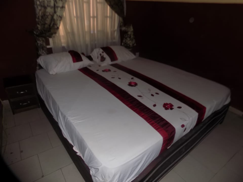 Exclusive Double Room | Blackout drapes, cribs/infant beds, bed sheets