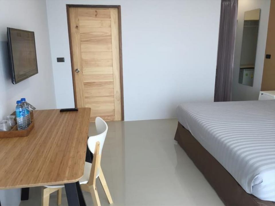 Premier Double Room, Non Smoking | Room amenity