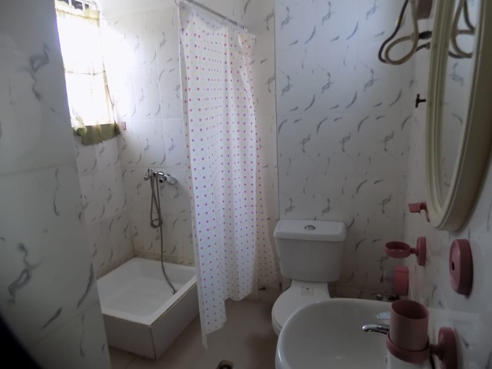 Royal Suite | Bathroom | Shower, towels