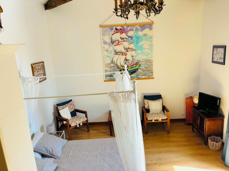  Marguerite room becomes Rochefort room  | 5 bedrooms, down comforters, in-room safe, soundproofing