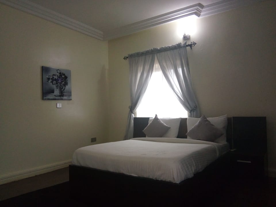 In-room safe, individually decorated, individually furnished, desk