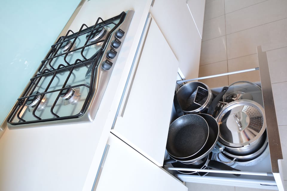 living - kitchenette