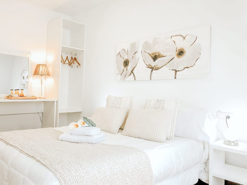 Double Room | Desk, iron/ironing board, cribs/infant beds, free WiFi