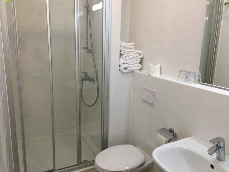 Free toiletries, towels