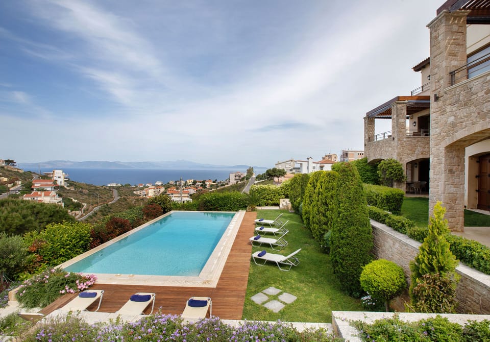 view of the front garden
