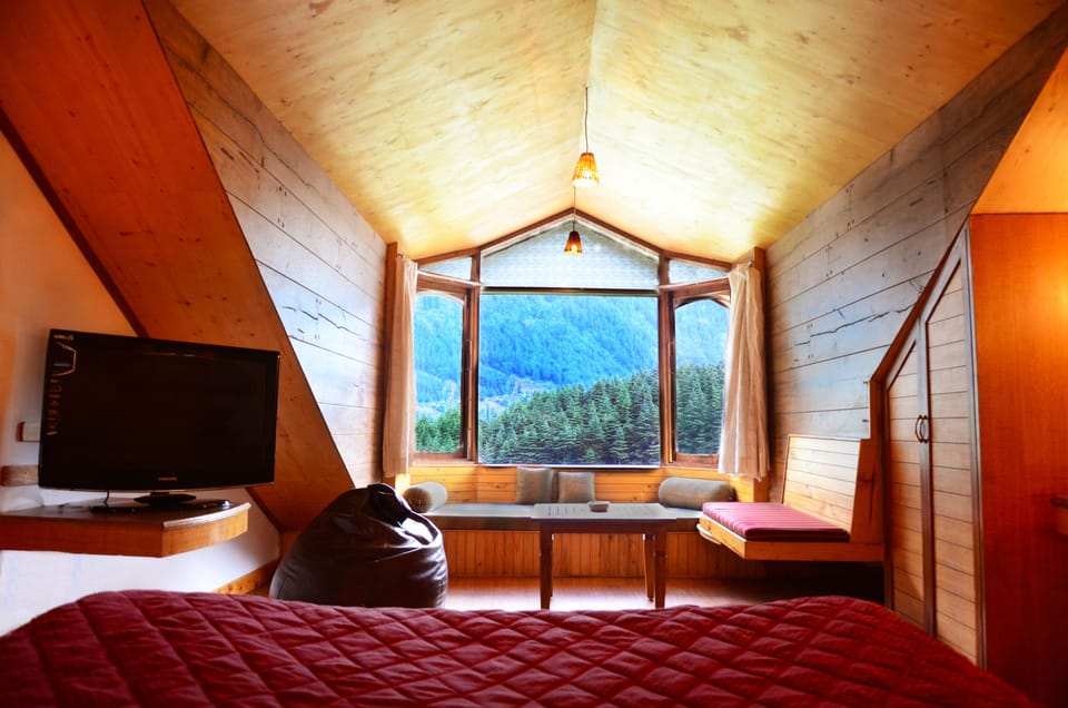 Studio, 1 Double Bed | In-room safe, rollaway beds, free WiFi, bed sheets