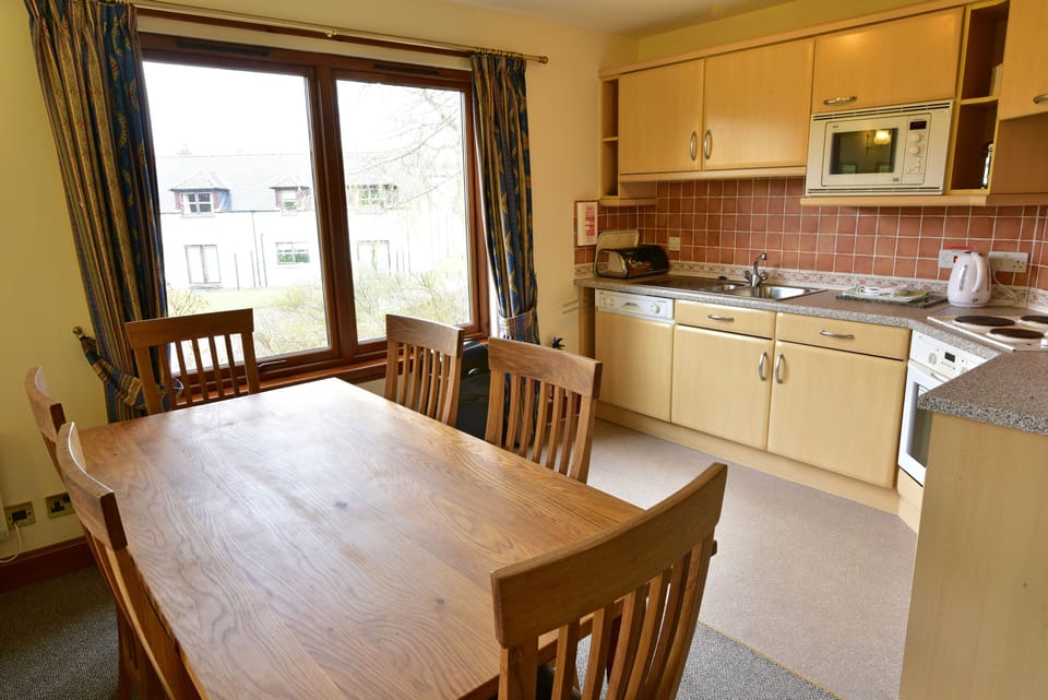 Cottage, 2 Bedrooms | Private kitchen | Electric kettle