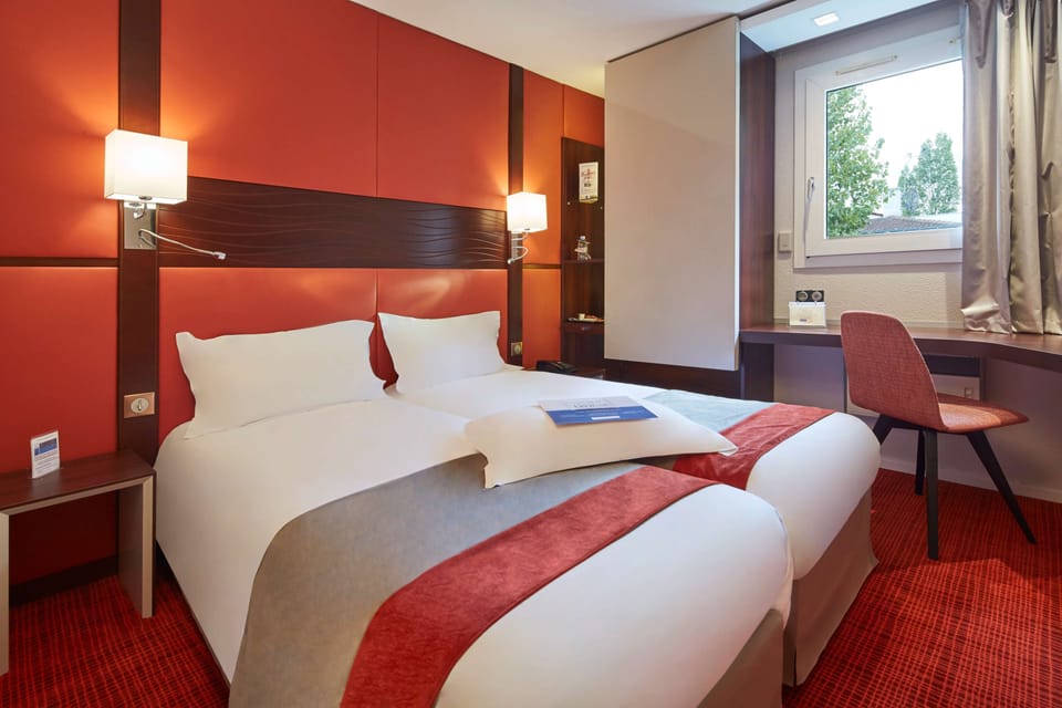 Standard Room, 2 Twin Beds | Desk, soundproofing, iron/ironing board, free cribs/infant beds