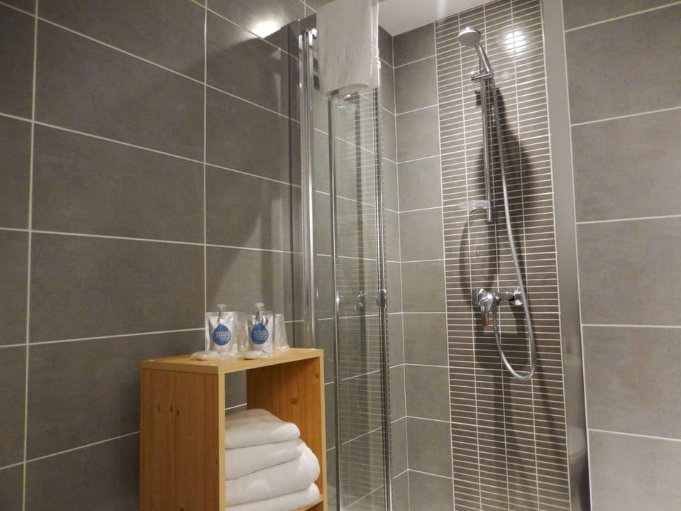 Standard Room, 1 Double Bed | In-room safe, individually furnished, desk, blackout drapes