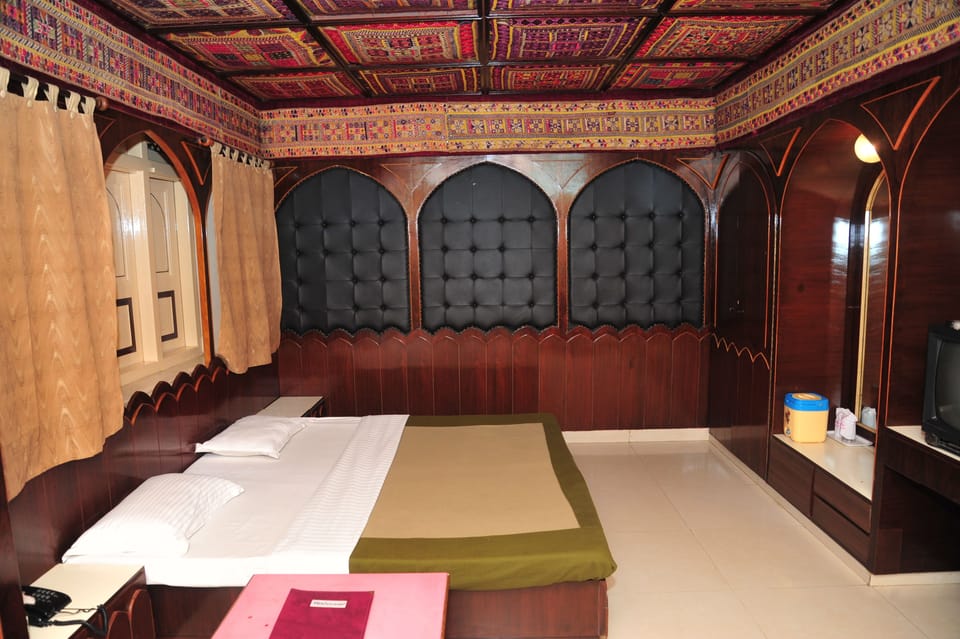 Premium Room, 1 Double Bed | Free WiFi, bed sheets