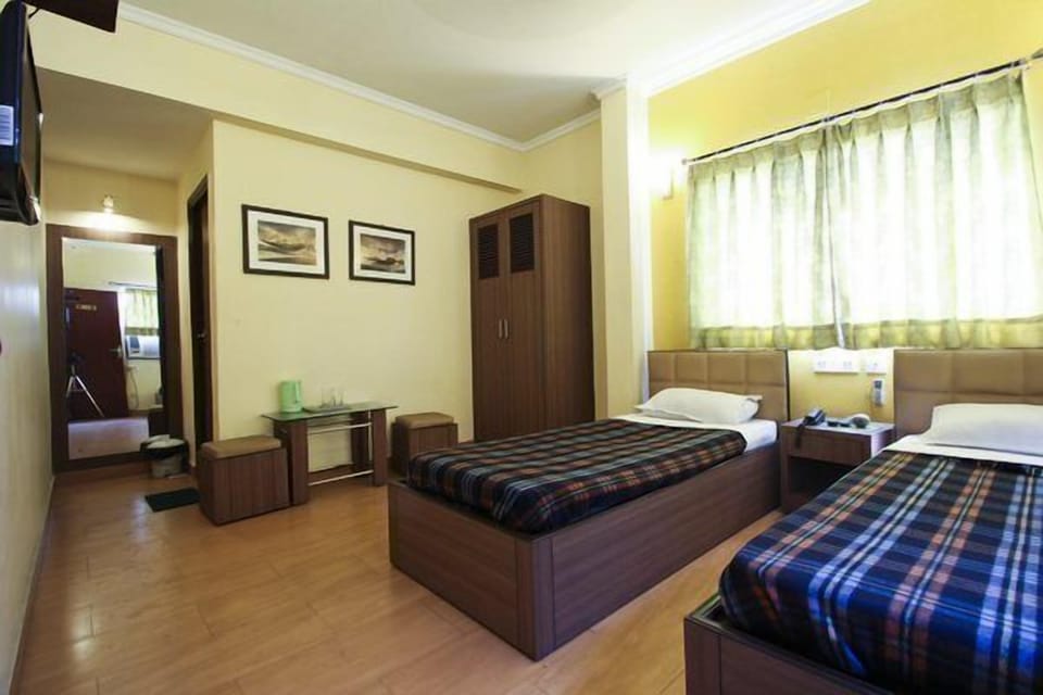 Super Deluxe Room | Free rollaway beds, free WiFi, bed sheets